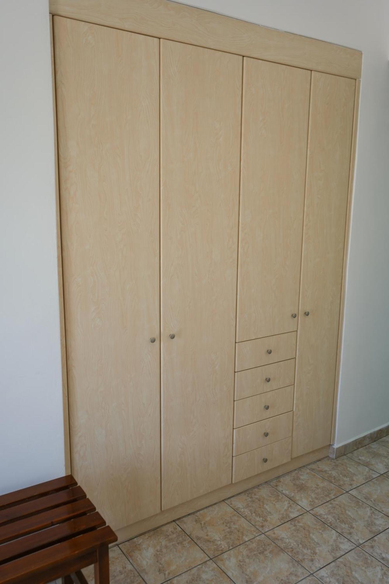 Parrot Holiday home Fratsia