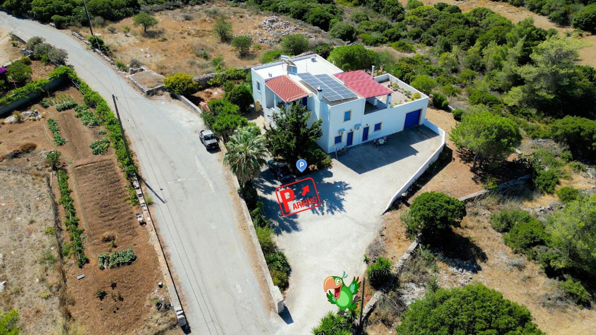 Holiday home Parrot Fratsia